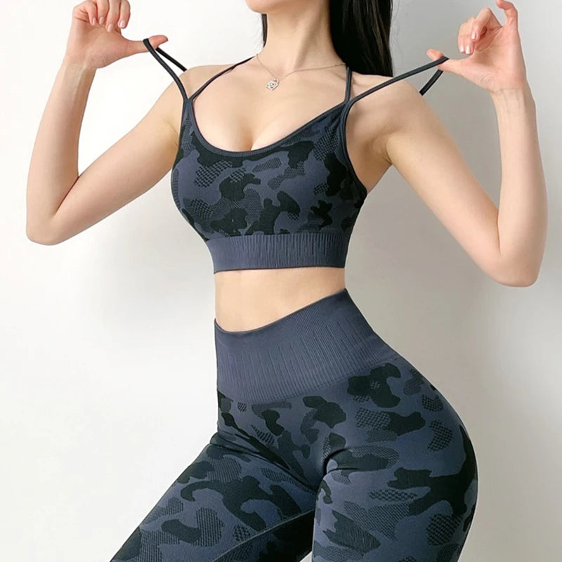 48802573582631|48802573648167|48802573680935